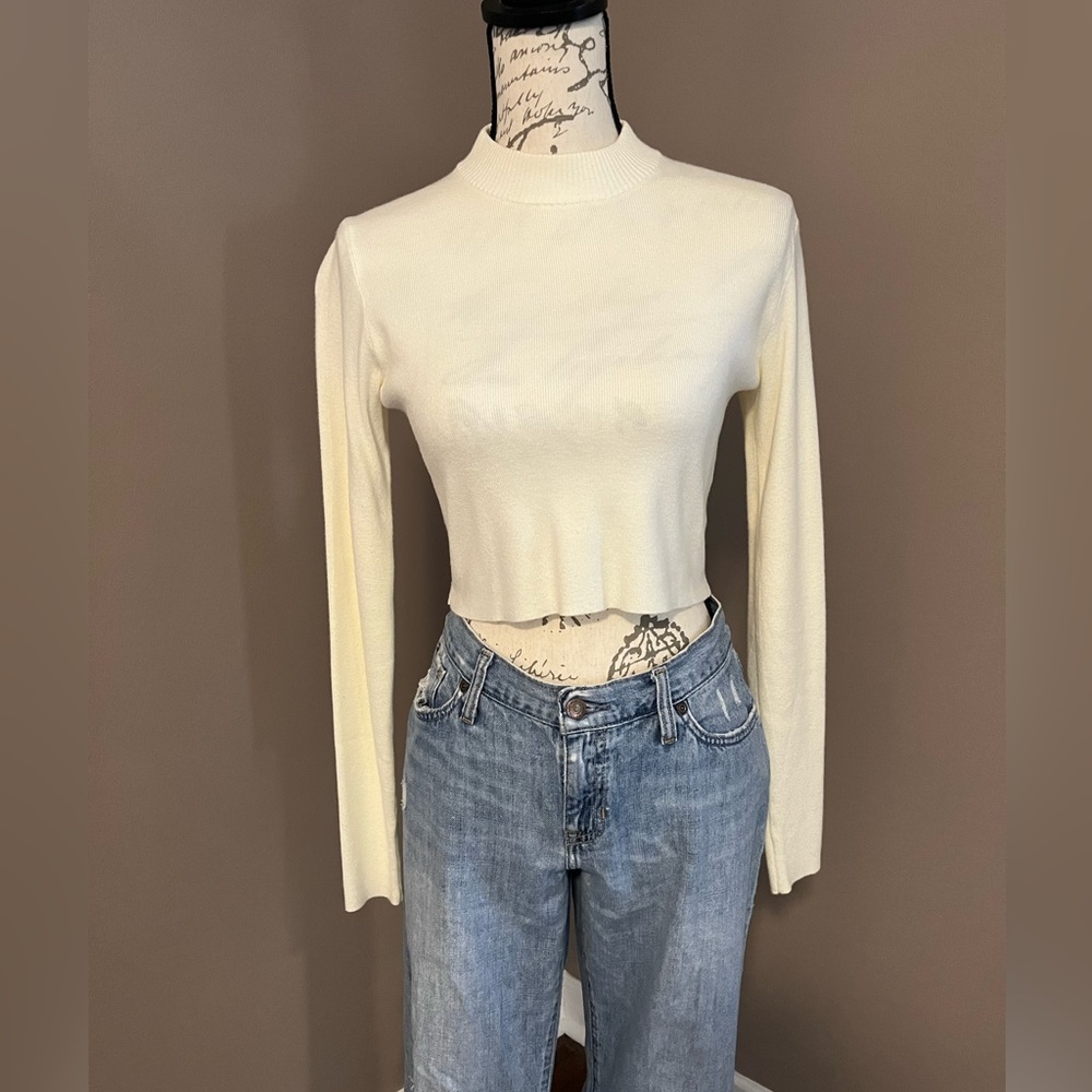 Altar’d State White Mock Neck Long sleeve Sweater Shirt, size M